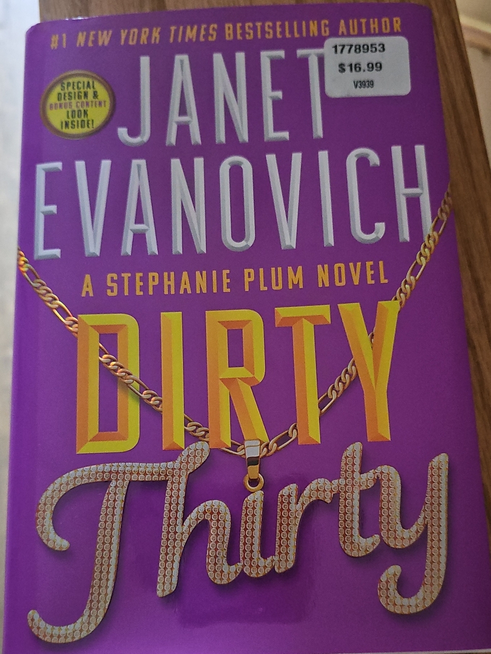 Janet Evanovich "Dirty Thirty" Hard Cover Book